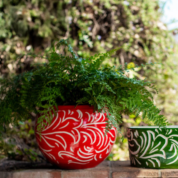 Rustic Garden Red Scroll Medium Cachepot